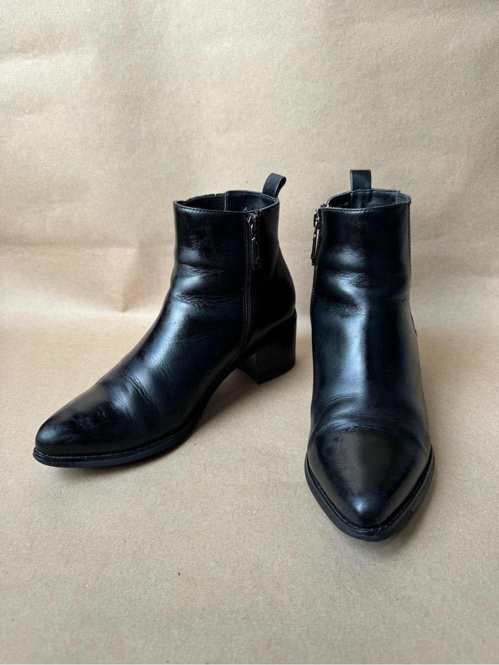 Blondo Waterproof Black Leather Pointed Toe Chelsea Ankle Boots (Size 9 EUR 40)